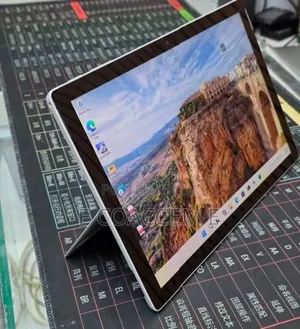 New Laptop Microsoft Surface 16GB Intel Core i7 SSD 512GB