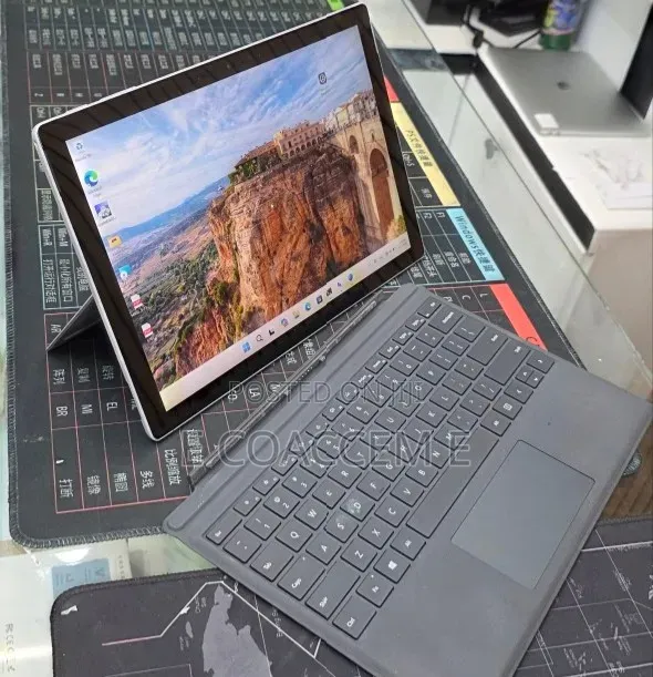 New Laptop Microsoft Surface 16GB Intel Core i7 SSD 512GB
