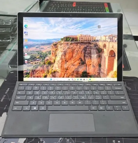 New Laptop Microsoft Surface 16GB Intel Core i7 SSD 512GB
