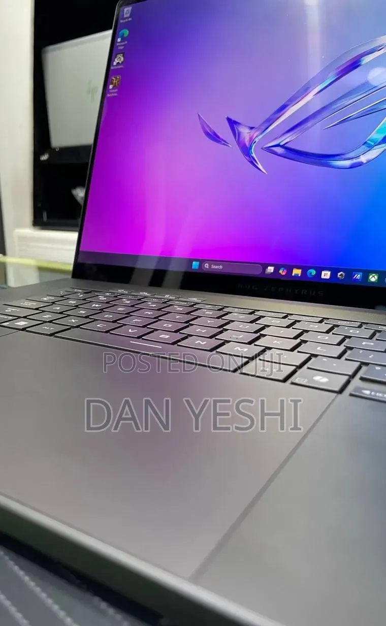New Laptop Asus ROG Zephyrus G16 32GB Intel Core Ultra 9 SSD 1T
