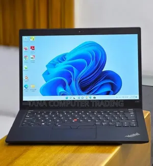 New Laptop Lenovo ThinkPad t495s 16GB AMD Ryzen 7 SSD 512GB