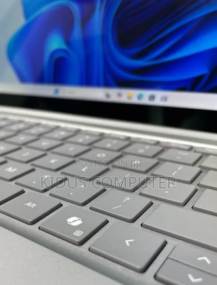 New Laptop Microsoft Surface 16GB Intel Core Ultra 7 SSD 512GB