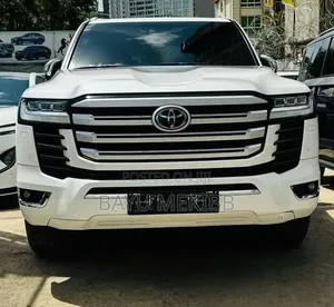 Toyota Land Cruiser 2023 White