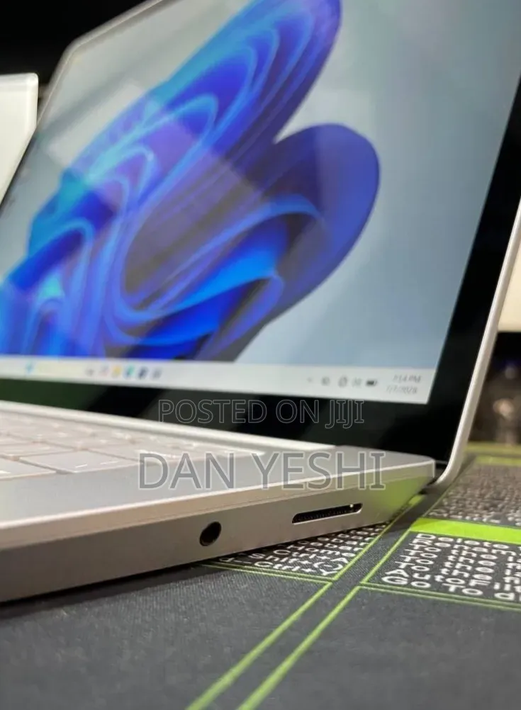 New Laptop Microsoft Surface 16GB Intel Core Ultra 7 SSD 512GB