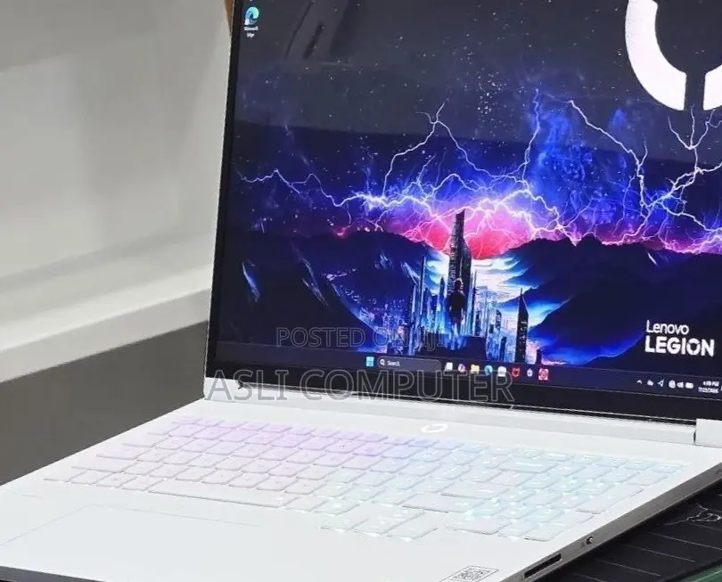 New Laptop Lenovo Legion 7 32GB Intel Core Ultra 7 SSD 1T