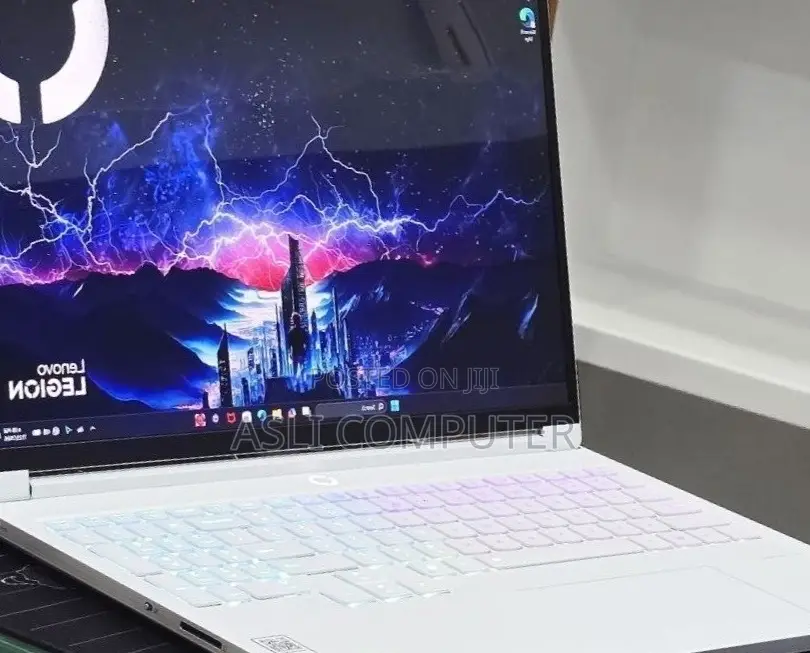 New Laptop Lenovo Legion 7 32GB Intel Core Ultra 7 SSD 1T