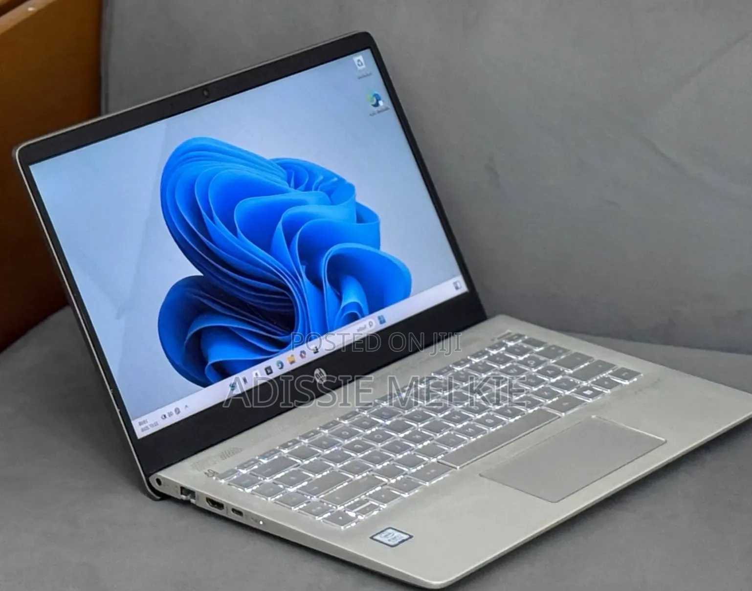 New Laptop HP Pavilion 15 8GB Intel Core i5 SSD 256GB
