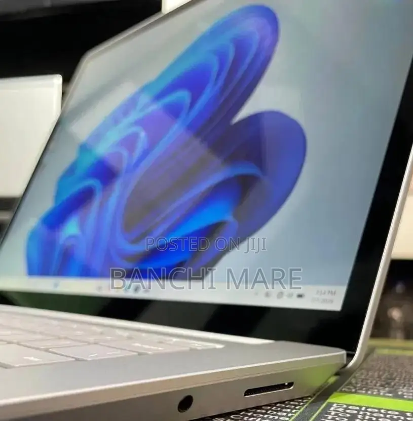New Laptop Microsoft Surface 16GB Intel Core Ultra 7 SSD 512GB