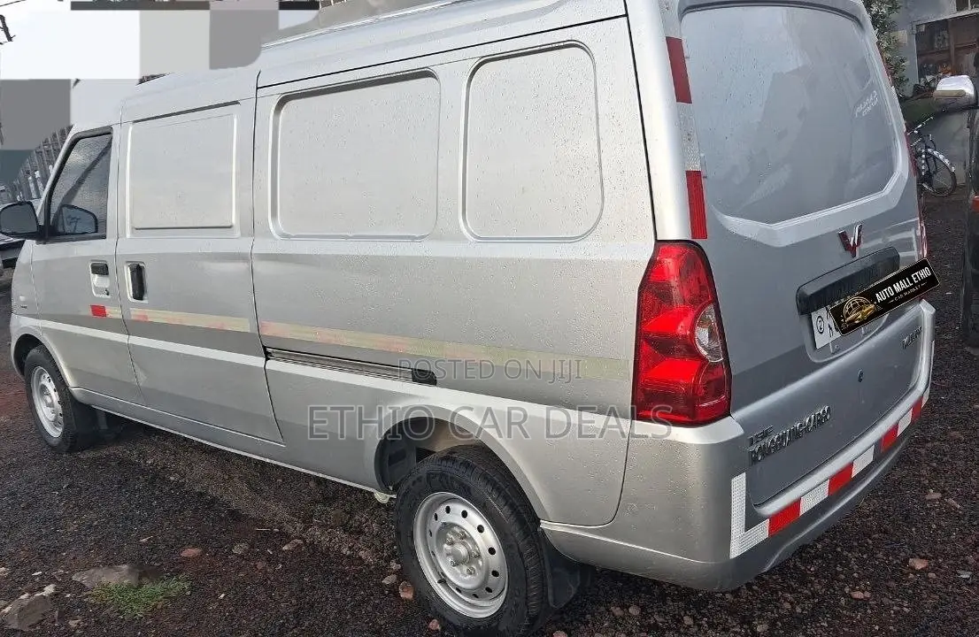 Wuling Hongguang S 2020 Silver