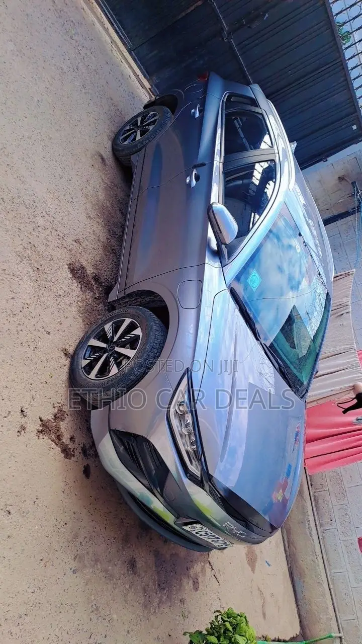 BYD E2 43 kWh 94 hp FWD 2024 Gray