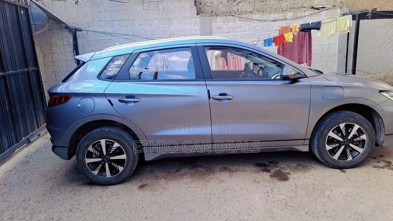 BYD E2 43 kWh 94 hp FWD 2024 Gray
