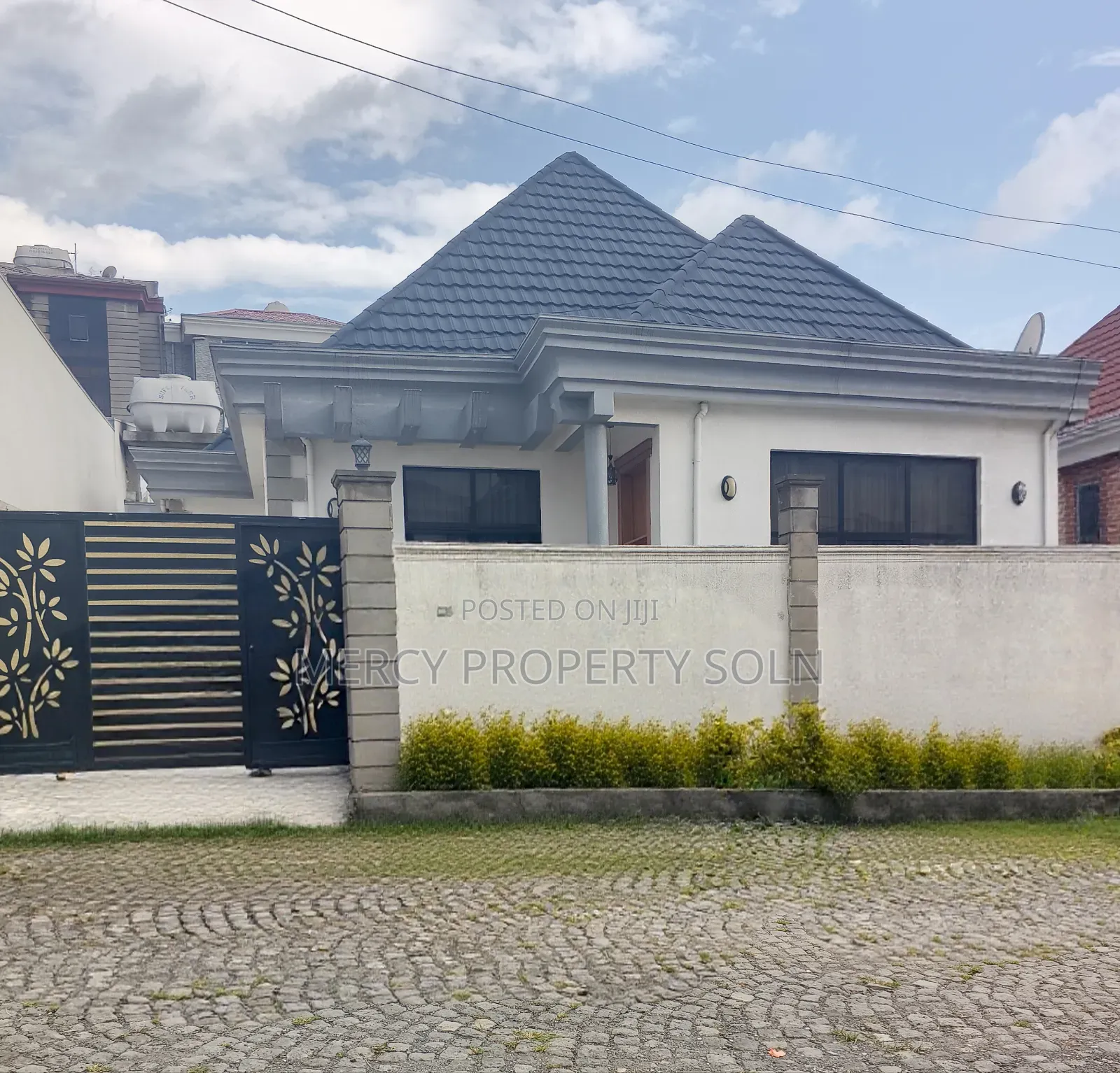 5bdrm Villa in Bole for sale