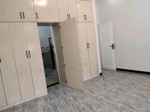 5bdrm Villa in Bole for sale