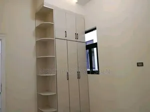 5bdrm Villa in Bole for sale