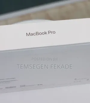 New Laptop Apple MacBook Pro 2025 M5 16GB Apple M5 SSD 512GB