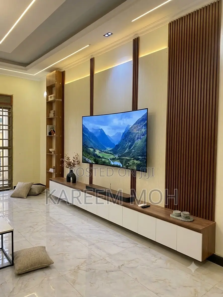 ግድግዳ ላይ ተለጣፊ ቲቪ ዩኒት Luxurious TV Wall Unit