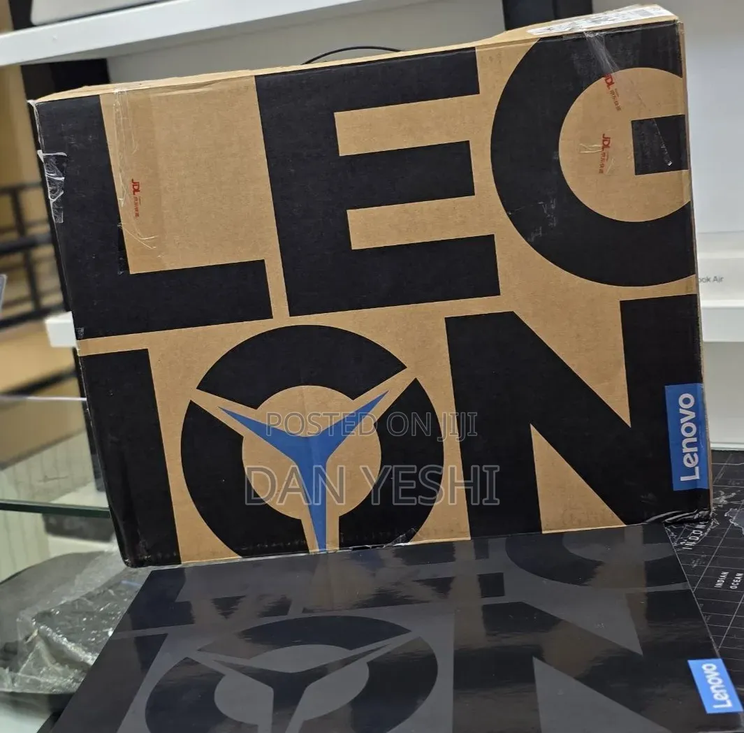 New Laptop Lenovo Legion 9 32GB AMD Ryzen 9 SSD 1T
