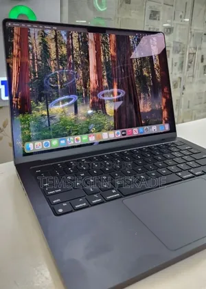New Laptop Apple MacBook Pro 2024 M3 18GB Apple M3 Pro SSD 512GB