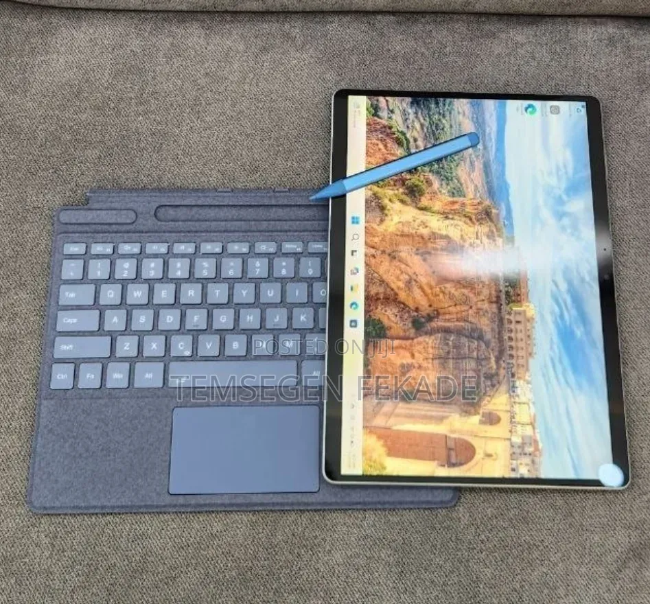 New Laptop Microsoft Surface Pro 9 16GB Intel Core i7 SSD 512GB