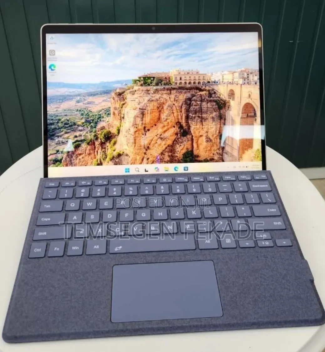 New Laptop Microsoft Surface Pro 9 16GB Intel Core i7 SSD 512GB