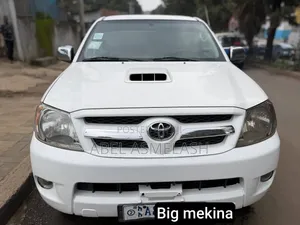 Toyota Hilux 2008 White