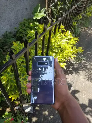 Samsung Galaxy S10e 128 GB Blue