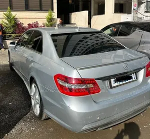Mercedes-Benz E200 2014 Silver