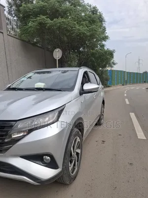 Toyota Rush 2022 Silver