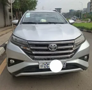 Toyota Rush 2022 Silver