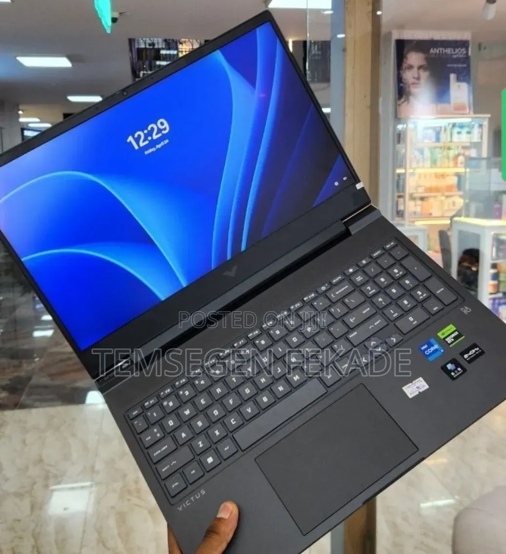 New Laptop HP Victus 16 16GB Intel Core i7 SSD 1T