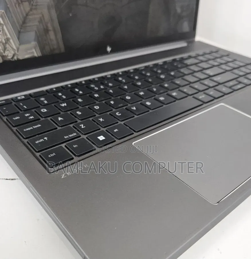 New Laptop HP ZBook Power G9 i7 16GB Intel Core i7 SSD 1T