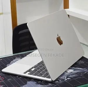 New Laptop Apple MacBook Air 2022 M2 8GB Apple M2 SSD 256GB