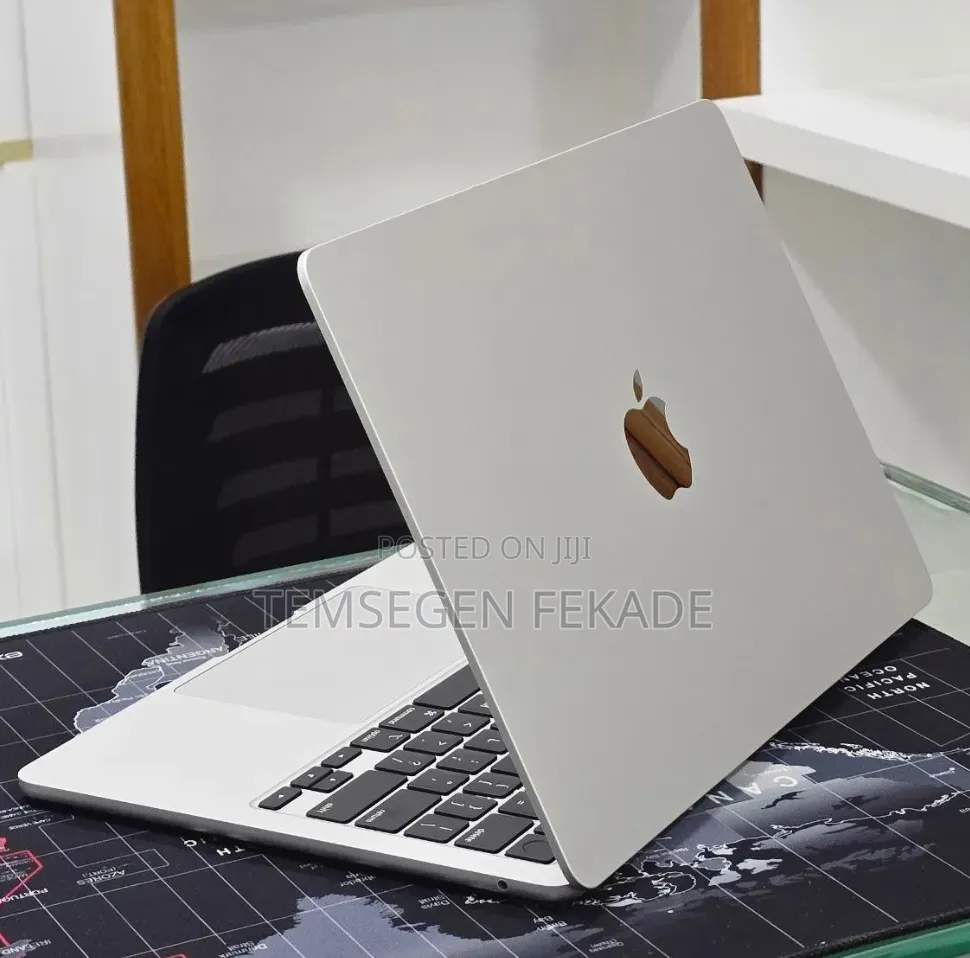 New Laptop Apple MacBook Air 2022 M2 8GB Apple M2 SSD 256GB