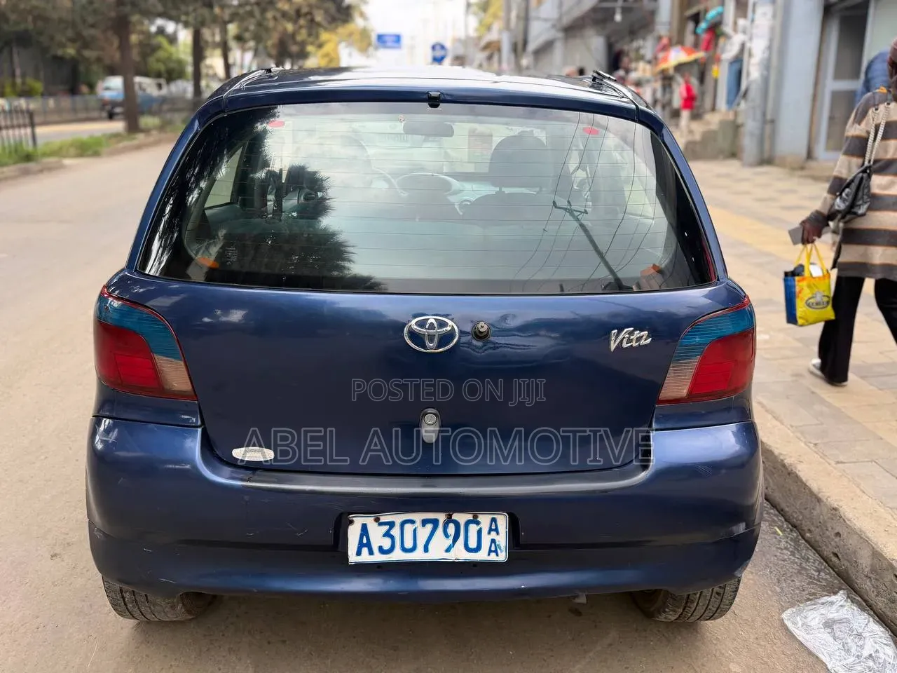 Toyota Vitz 2000 Blue