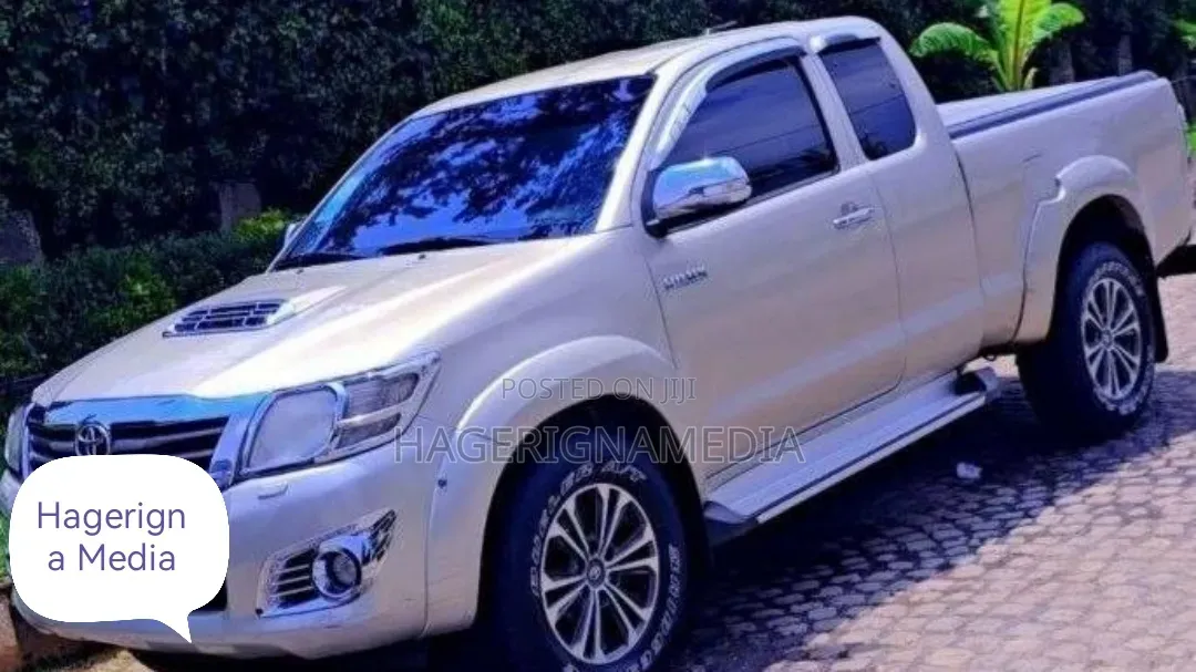 Toyota Hilux 2015 Silver