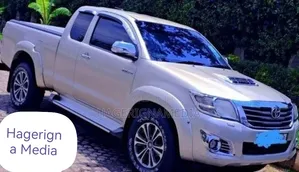 Toyota Hilux 2015 Silver