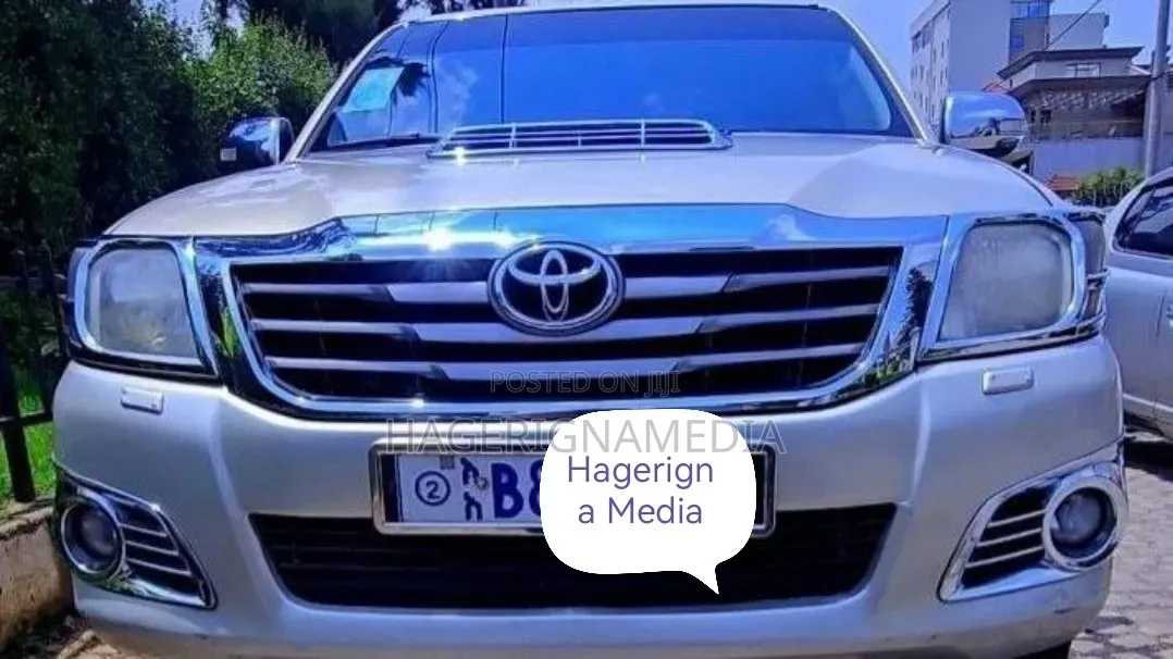 Toyota Hilux 2015 Silver