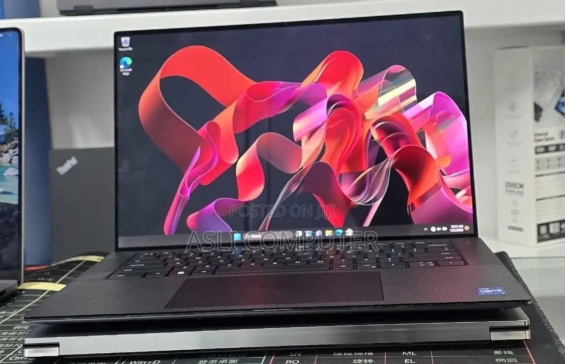New Laptop Dell Precision 5540 16GB Intel Core i7 SSD 512GB
