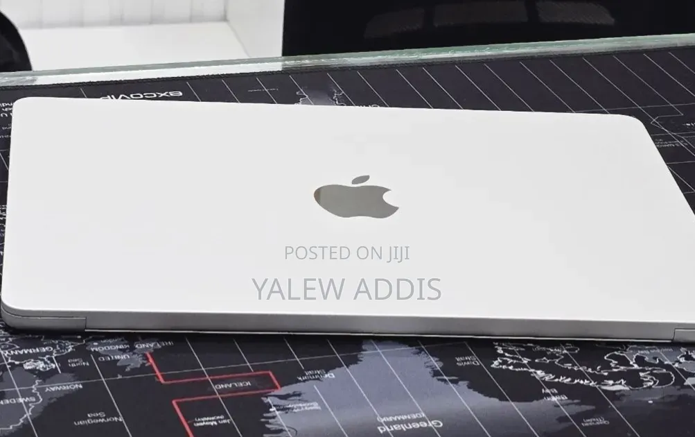 New Laptop Apple MacBook Air 2022 M2 8GB Apple M2 SSD 256GB