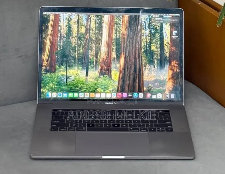 New Laptop Apple MacBook Pro 2018 16GB Intel Core i7 SSD 512GB
