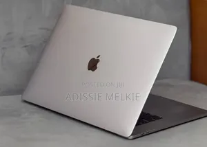 New Laptop Apple MacBook Pro 2018 16GB Intel Core i7 SSD 512GB