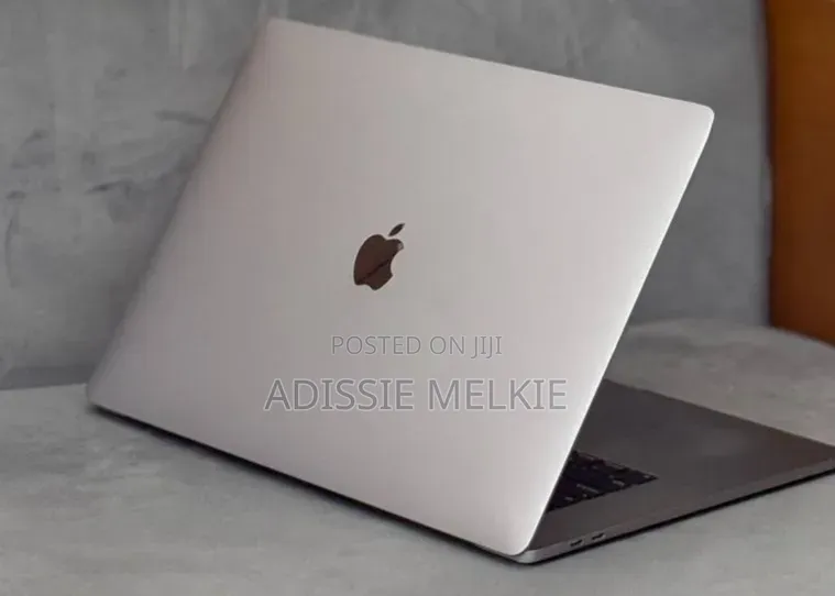 New Laptop Apple MacBook Pro 2018 16GB Intel Core i7 SSD 512GB