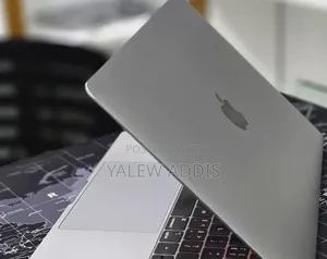 New Laptop Apple MacBook Pro 2019 16GB Intel Core i7 SSD 256GB