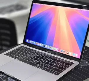 New Laptop Apple MacBook Pro 2019 16GB Intel Core i7 SSD 256GB