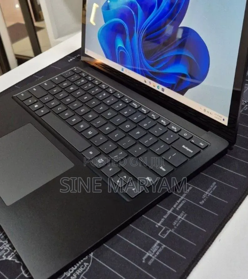 New Laptop Microsoft Surface Laptop 3 16GB Intel Core i7 SSD 256GB