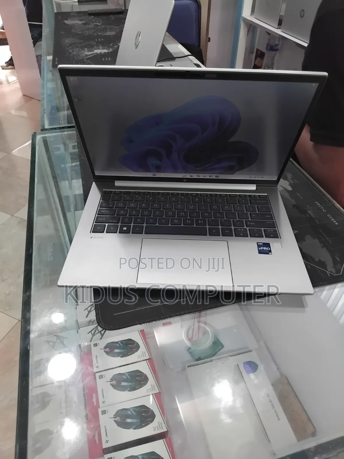 New Laptop HP ZBook 14 16GB Intel Core i7 SSD 512GB