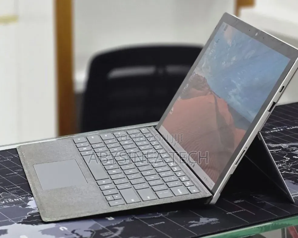 New Laptop Microsoft Surface Pro 7 16GB Intel Core i5 SSD 256GB