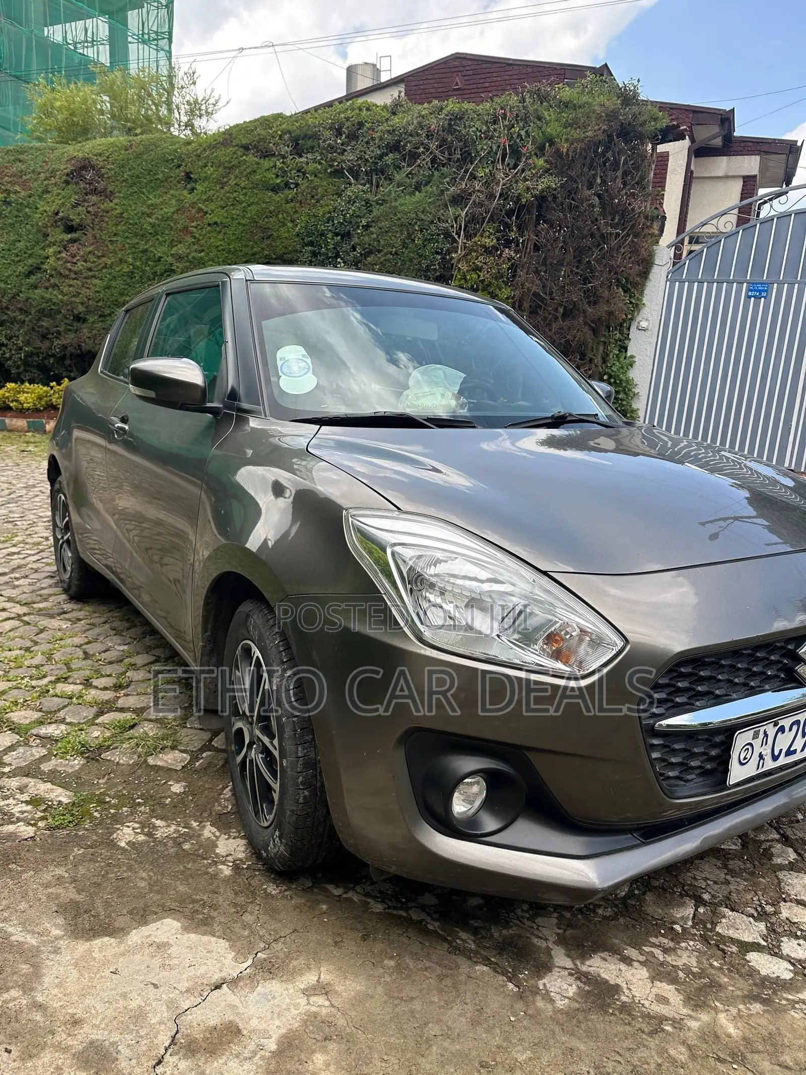Suzuki Swift 2022 Brown