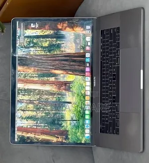 New Laptop Apple MacBook Pro 2018 16GB Intel Core i7 SSD 256GB