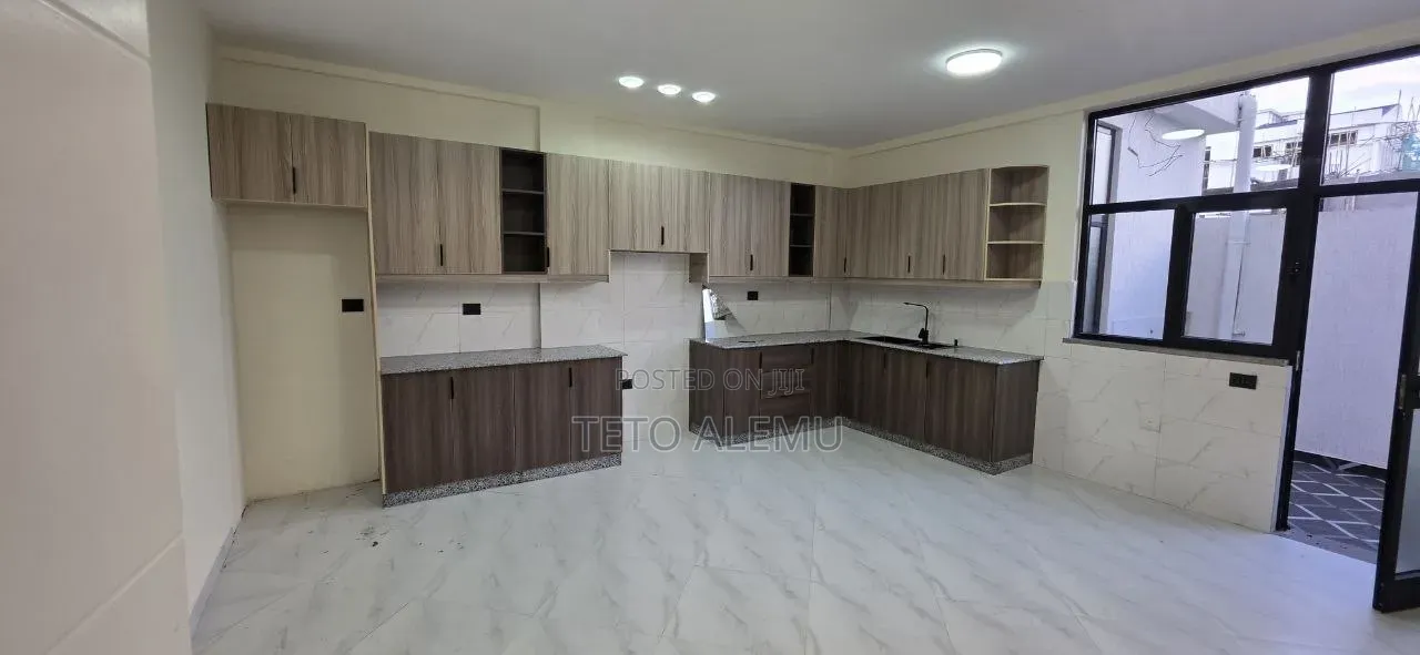 Furnished 7bdrm House in ለሽያጭ የቀረበ ሌግዝሪ G+3, Bole for sale